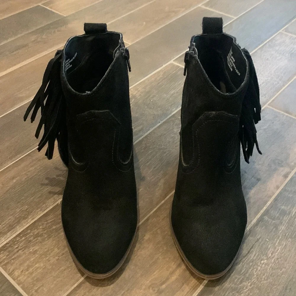 Steve Madden fringe ankle boots - Picture 1 of 7